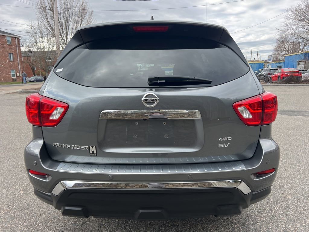 Used 2020 Nissan Pathfinder SV image 4