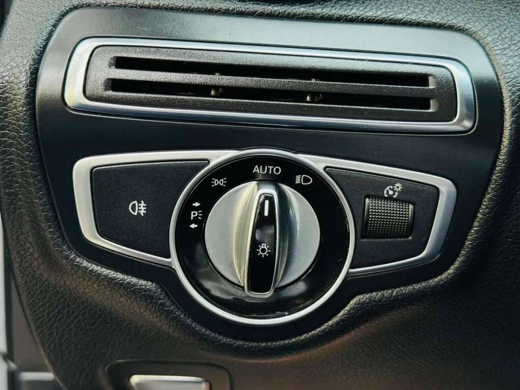 Used 2016 Mercedes-Benz C 300 4MATIC Sedan image 17