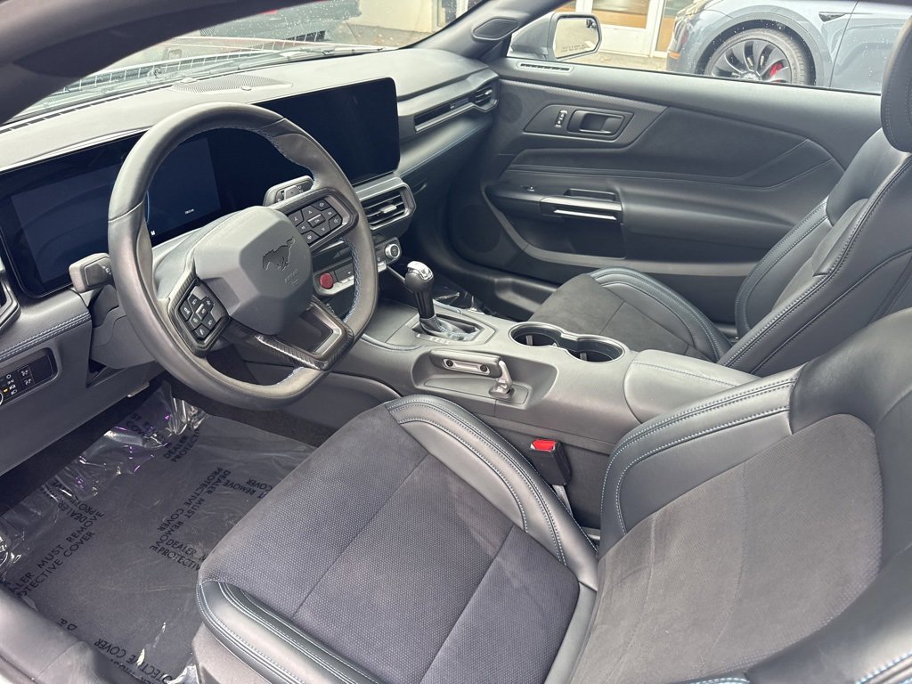 Used 2025 Ford Mustang Dark Horse image 9