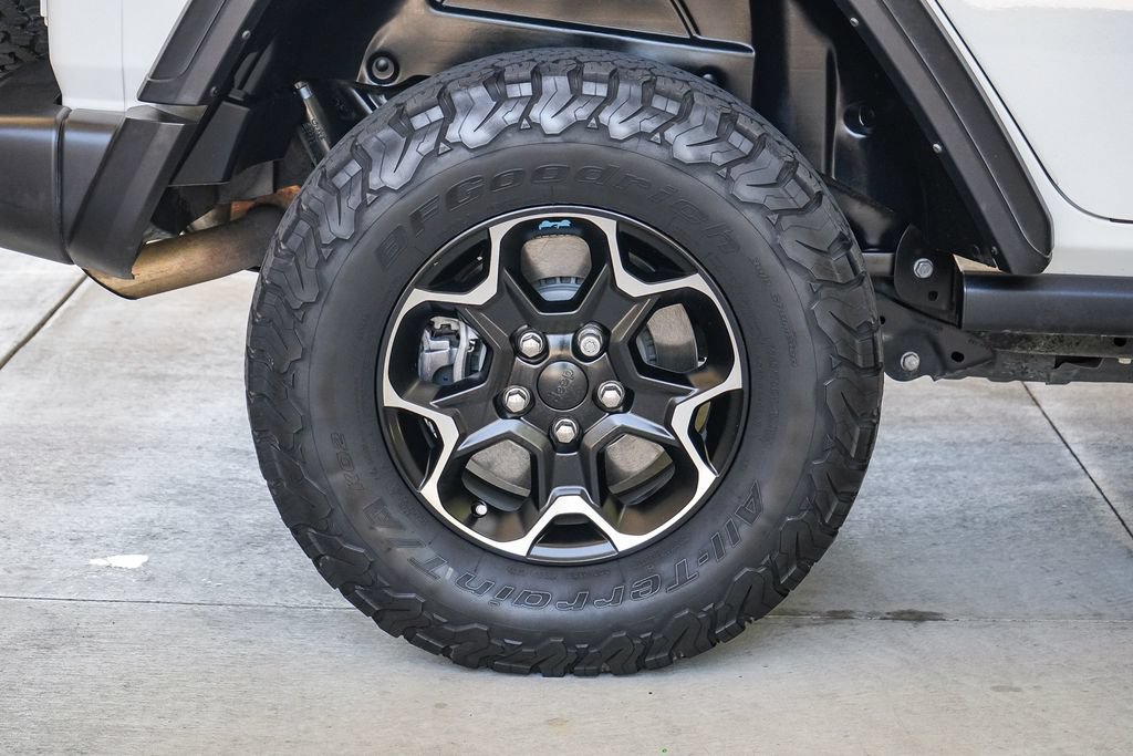 Used 2022 Jeep Wrangler Unlimited Rubicon 4xe w/ Cold Weather Group AWD/4WD image 11