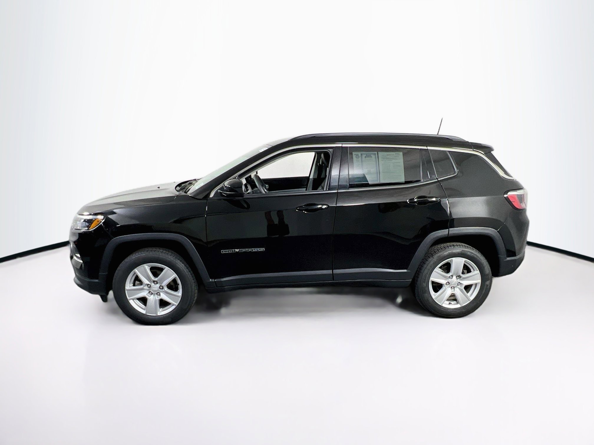 Used 2022 Jeep Compass Latitude AWD/4WD image 8