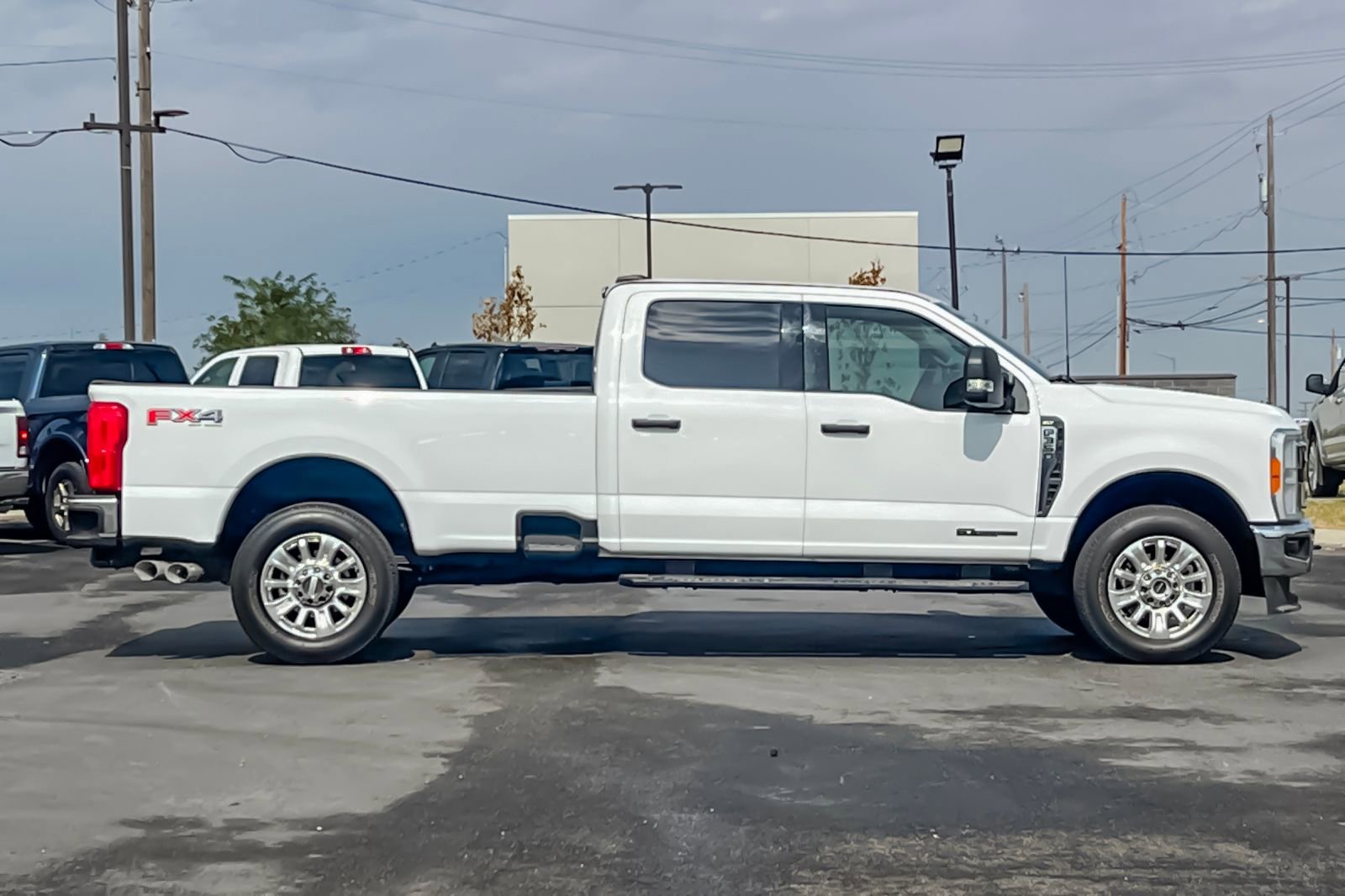 Used 2023 Ford F350 XLT w/ FX4 Off-Road Package image 2