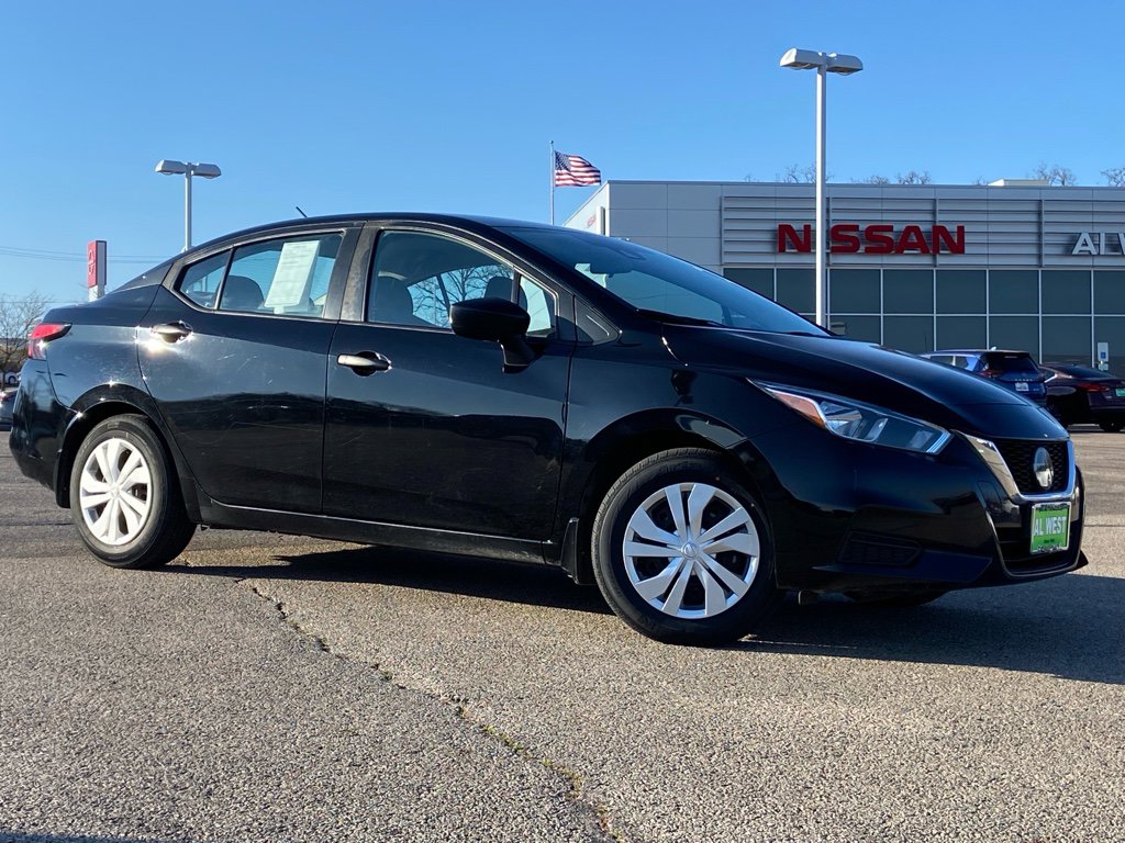 Used 2021 Nissan Versa S image 1