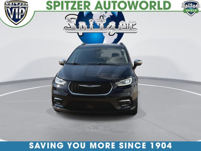 Used 2023 Chrysler Pacifica Limited AWD/4WD image 4