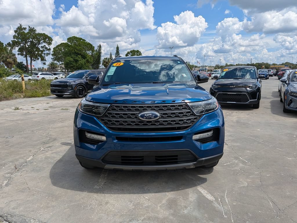 Used 2023 Ford Explorer XLT w/ Equipment Group 202A RWD image 2