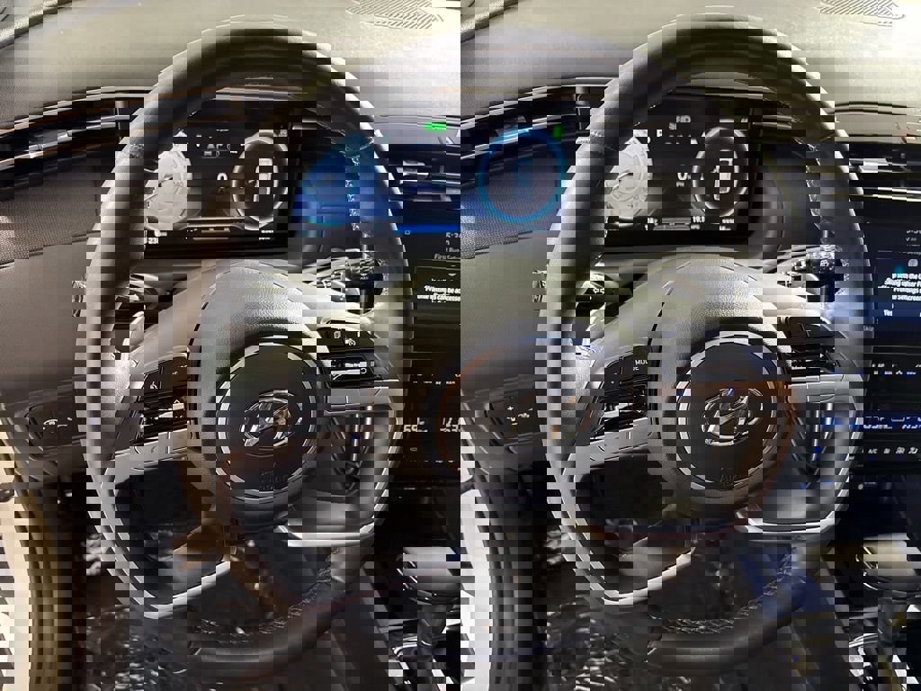 Used 2023 Hyundai Santa Cruz Limited image 31