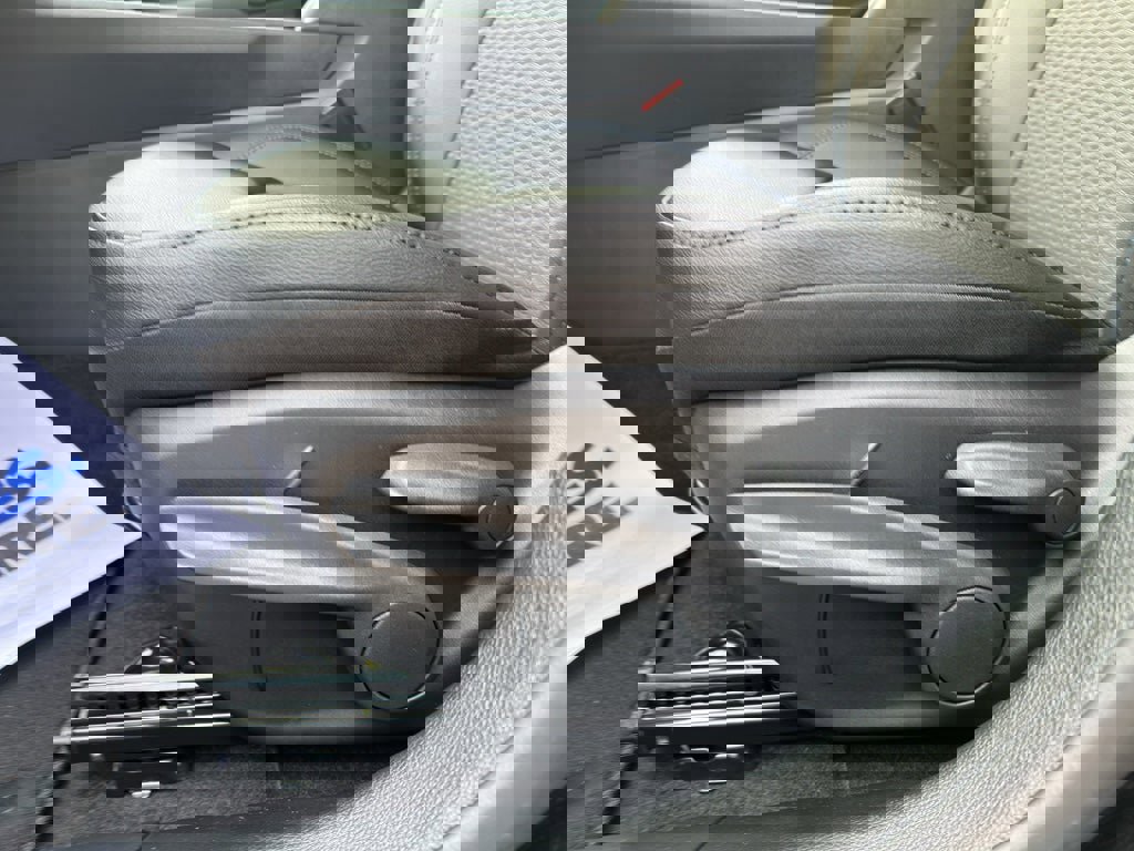 New 2026 Jeep Compass Latitude image 10