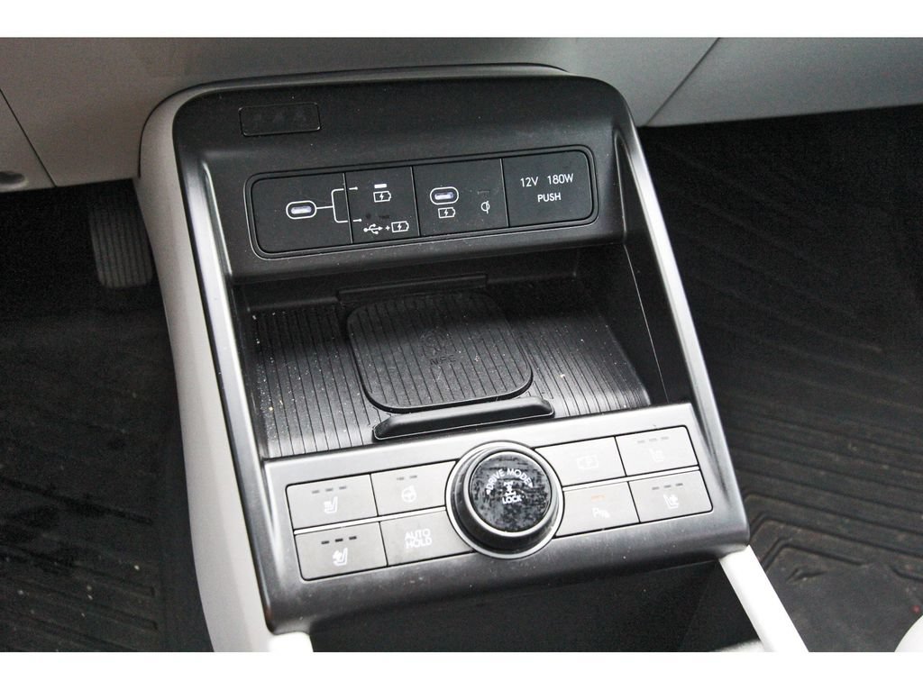 Certified 2025 Hyundai Kona Limited AWD/4WD image 30