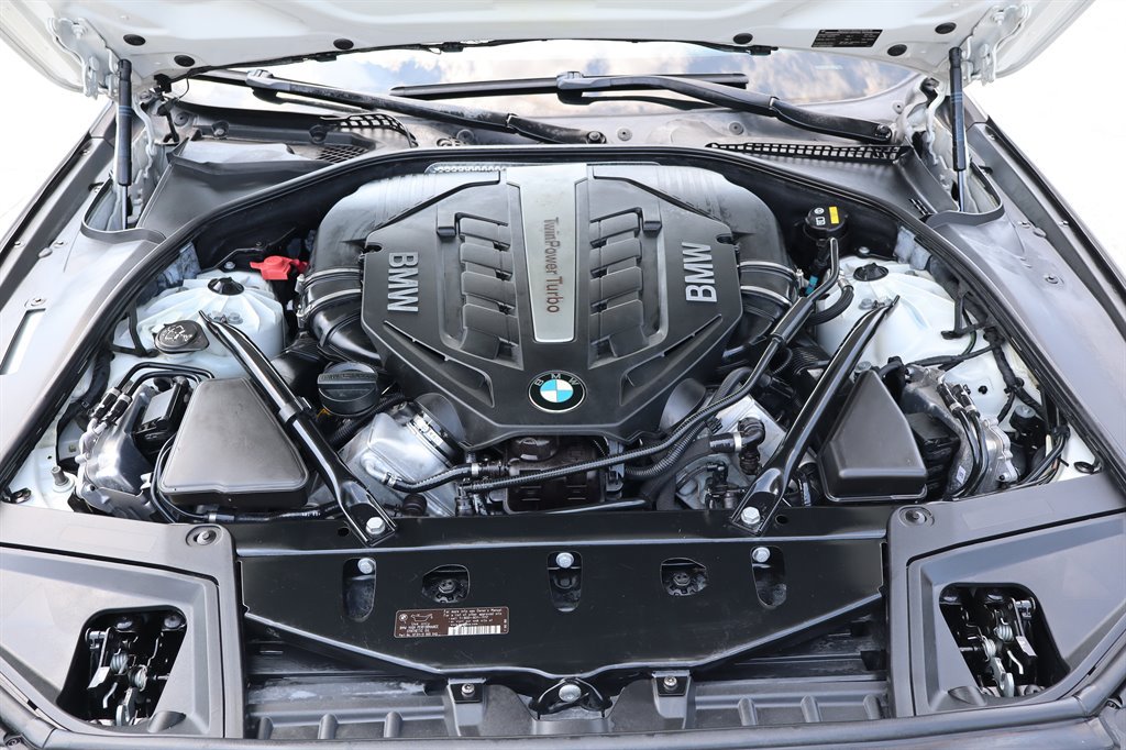 Used 2015 BMW 550i Sedan RWD image 37