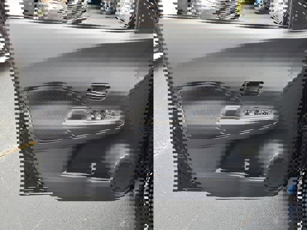 New 2025 Nissan Kicks Play S image 8