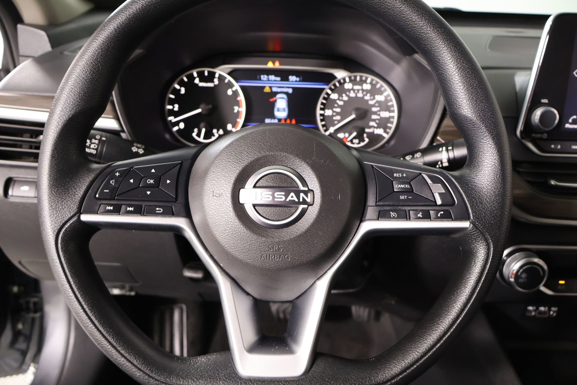 Used 2024 Nissan Altima 2.5 SV AWD/4WD image 3