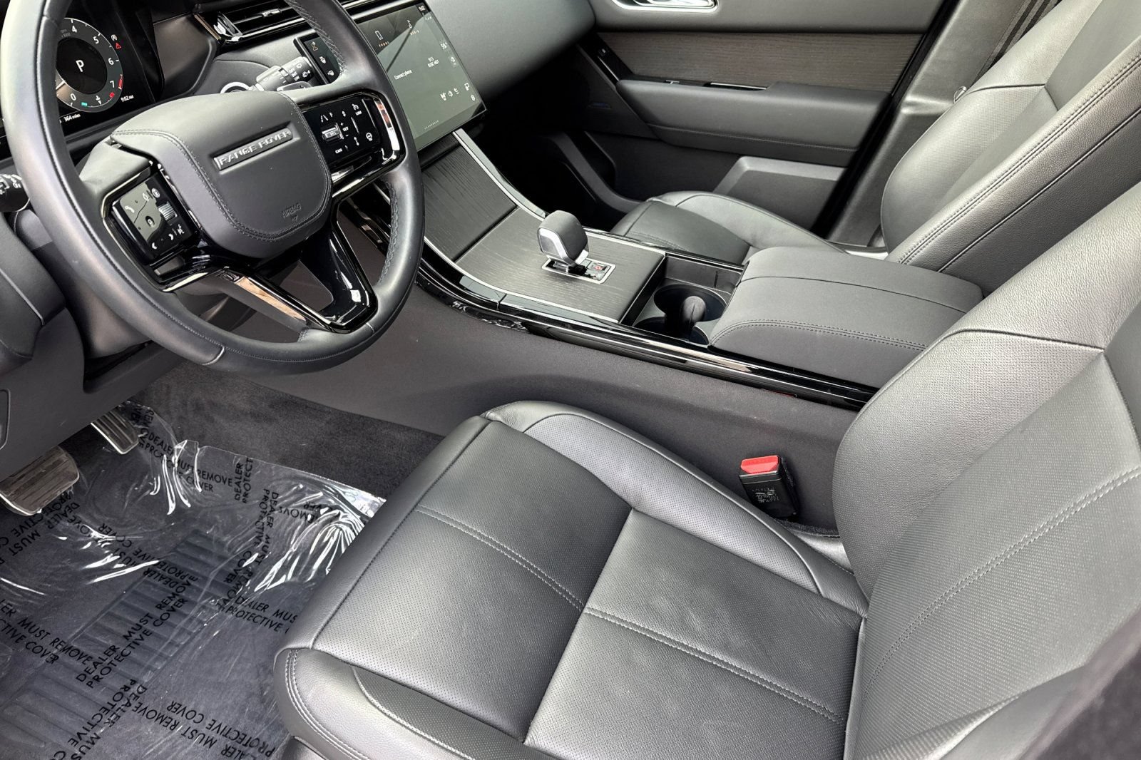 Certified 2026 Land Rover Range Rover Velar Dynamic SE AWD/4WD image 9