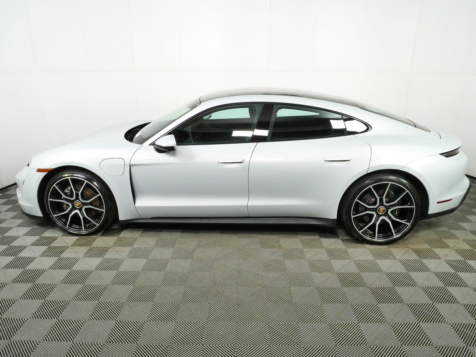 Certified 2023 Porsche Taycan RWD image 2