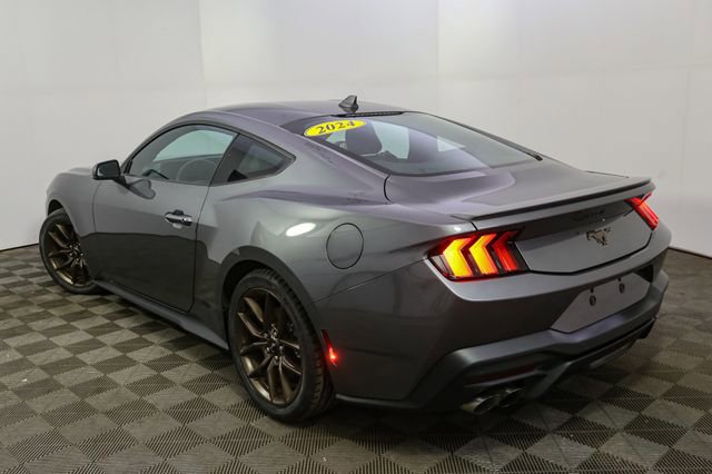 Used 2024 Ford Mustang Premium image 8