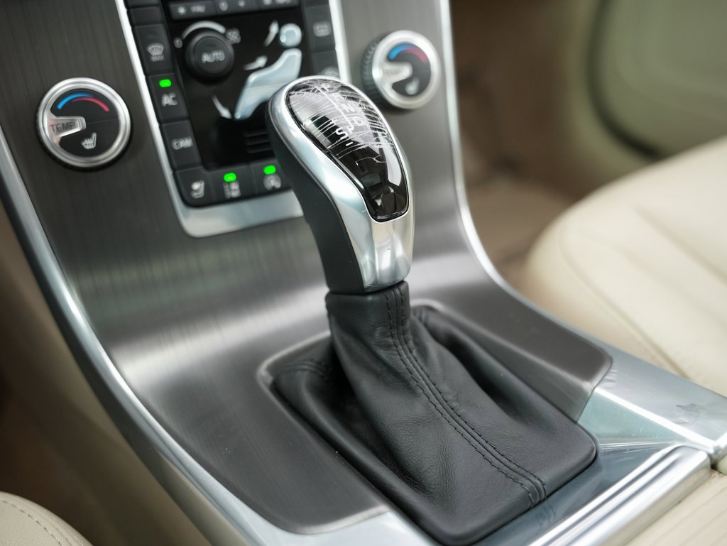 Used 2015 Volvo S60 T5 Platinum image 26