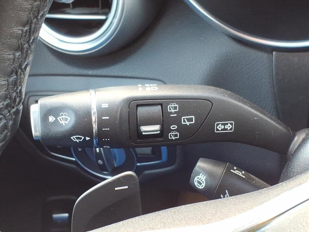 Used 2022 Mercedes-Benz GLC 300 4MATIC image 21