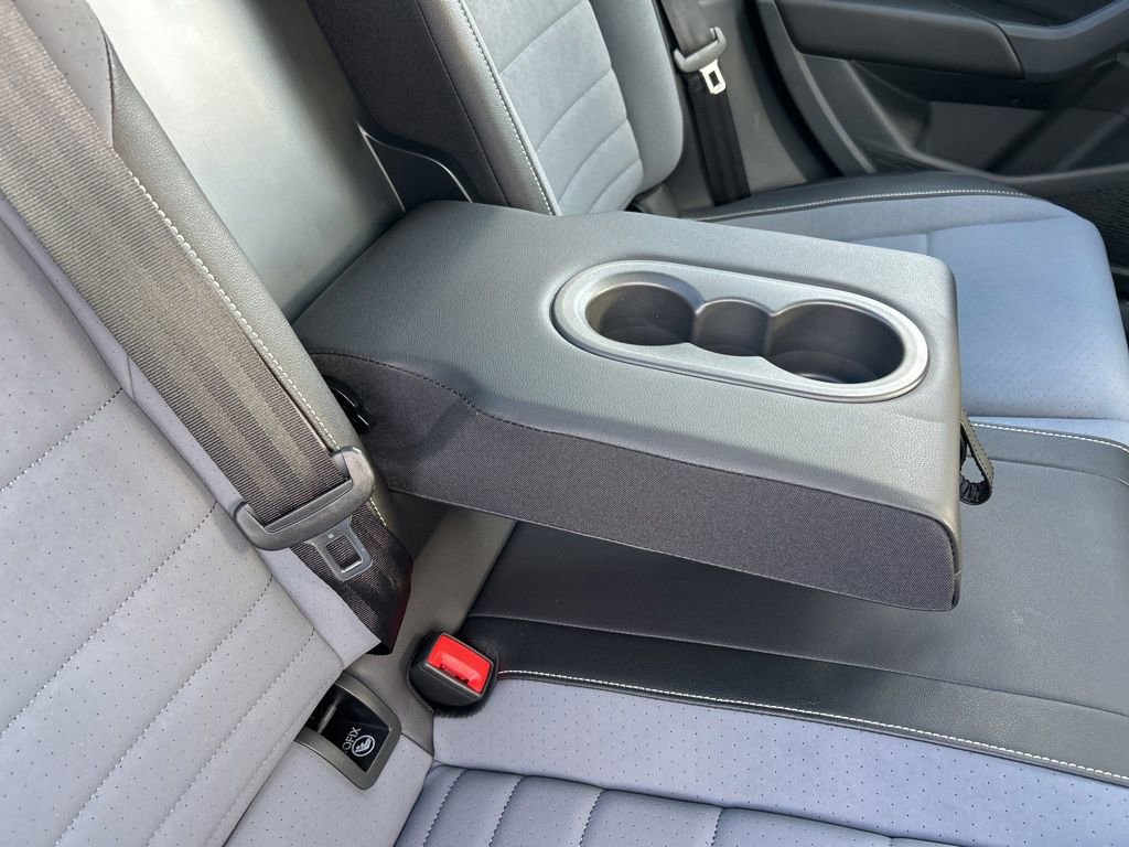 Used 2025 Volkswagen Jetta SE w/ Sunroof Package image 50