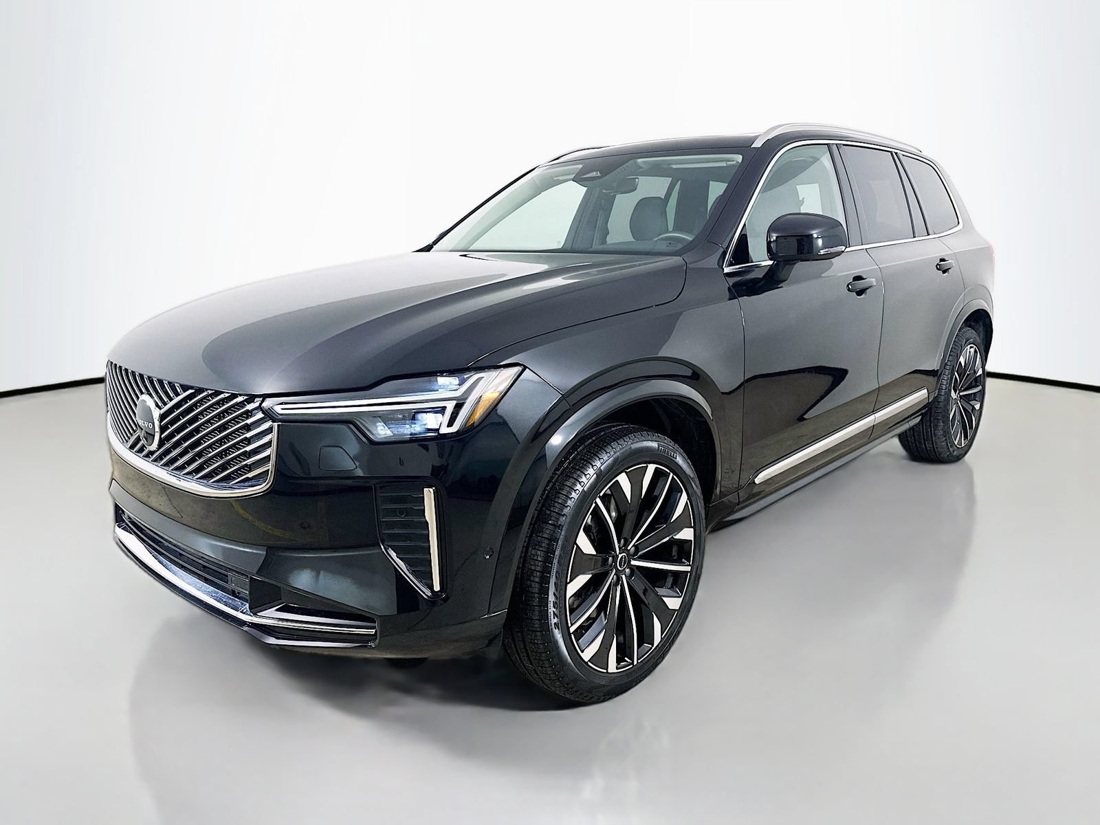 Used 2026 Volvo XC90 B6 Plus w/ Protection Package Premier AWD/4WD image 1