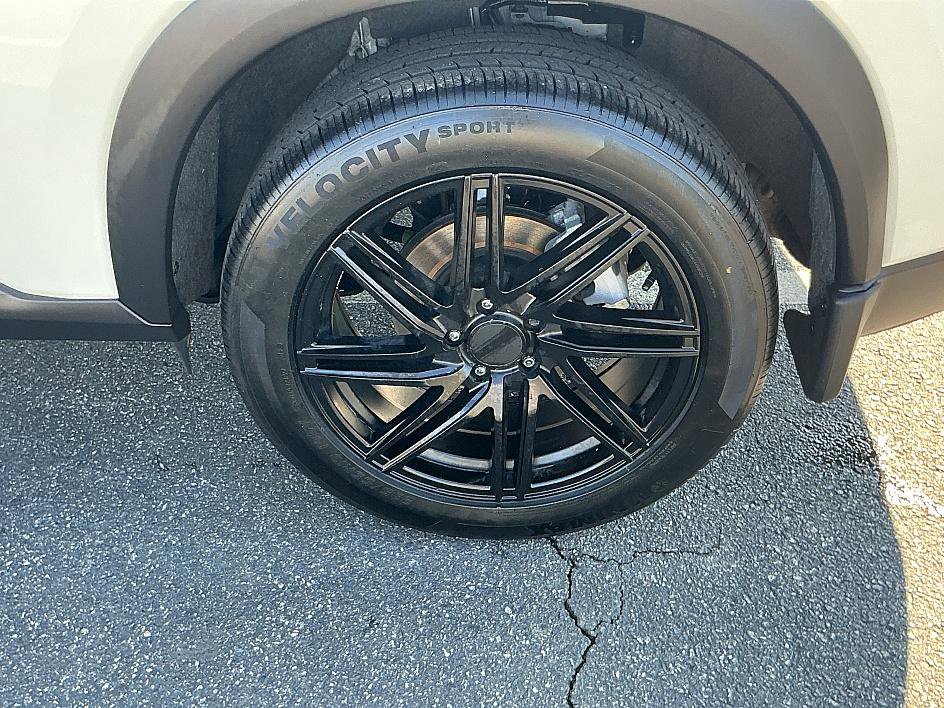 Certified 2023 Nissan Rogue SV image 8