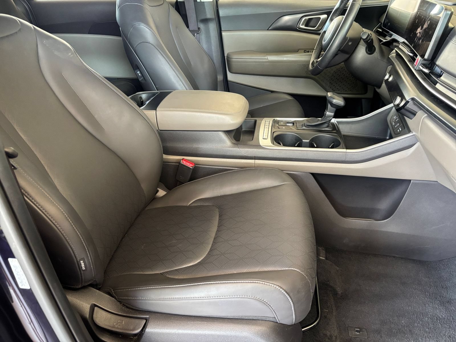 Used 2026 Kia Carnival FWD image 34