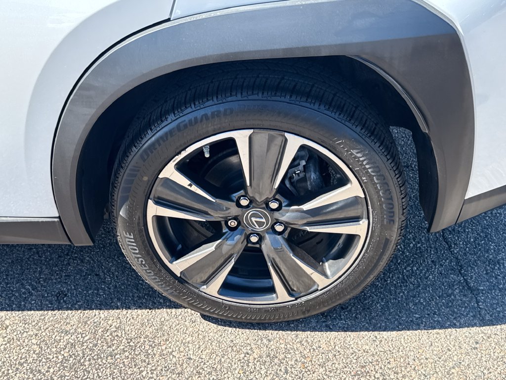 Used 2019 Lexus UX 200 w/ Accessory Package FWD image 40