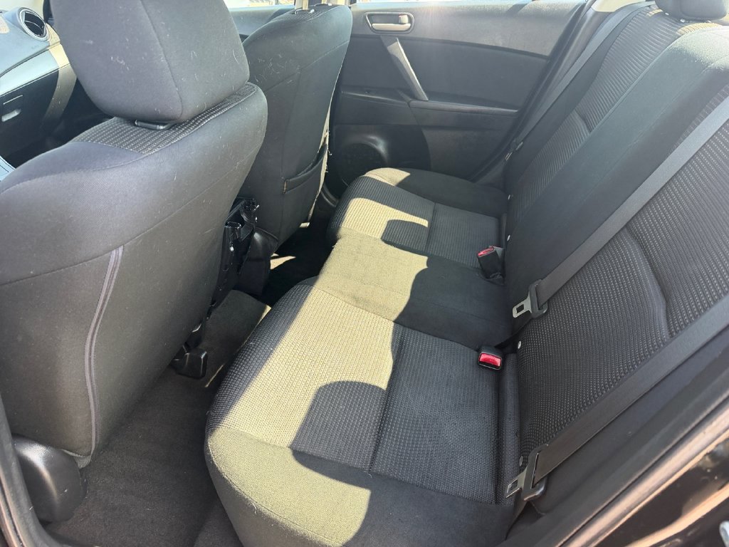 Used 2013 MAZDA MAZDA3 i SV FWD image 13