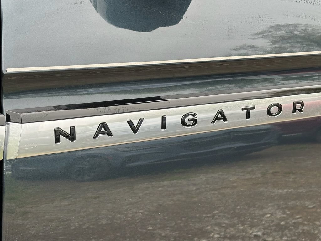New 2025 Lincoln Navigator Reserve AWD/4WD image 28