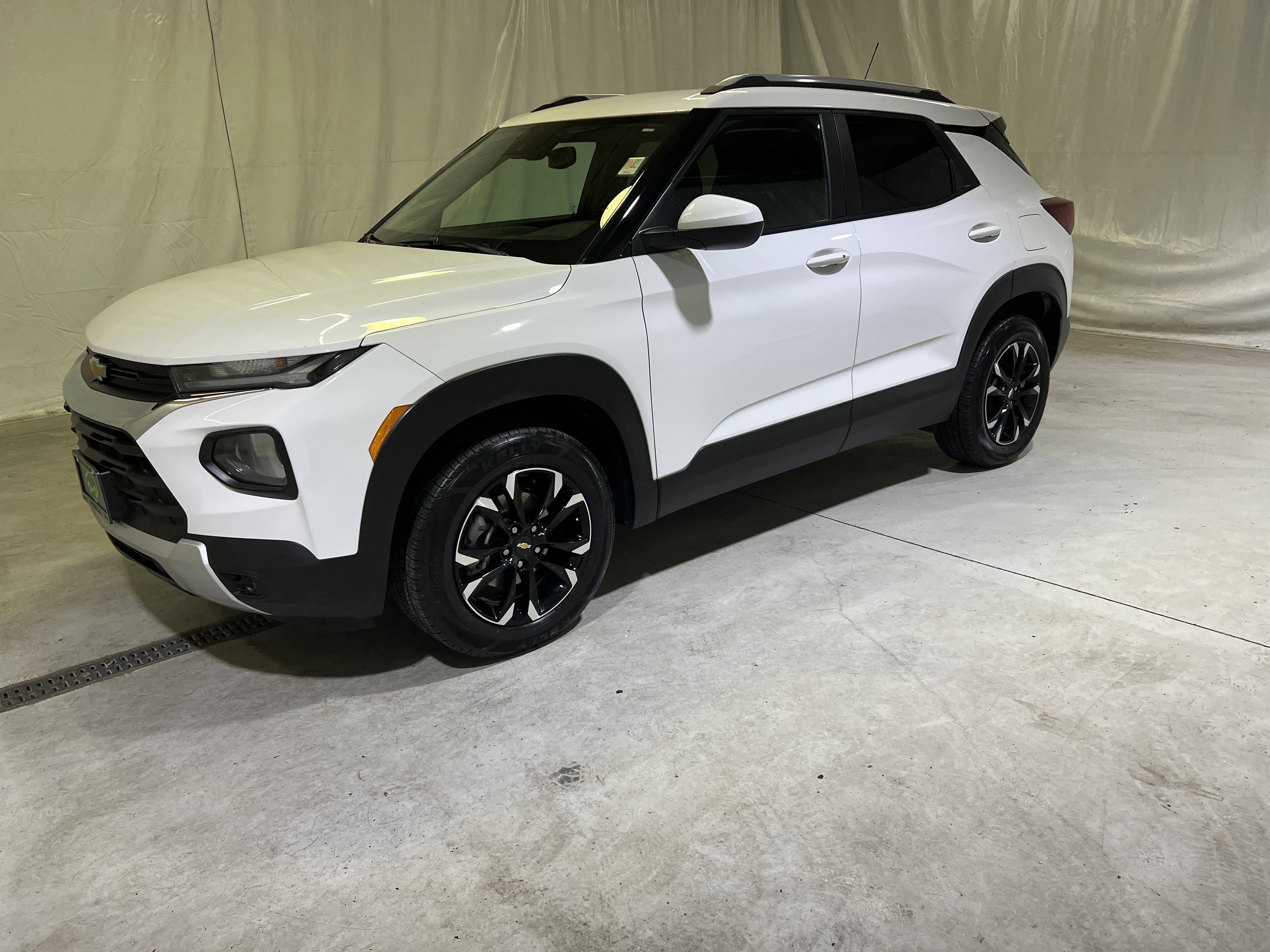 Used 2023 Chevrolet TrailBlazer LT w/ Convenience Package AWD/4WD image 6
