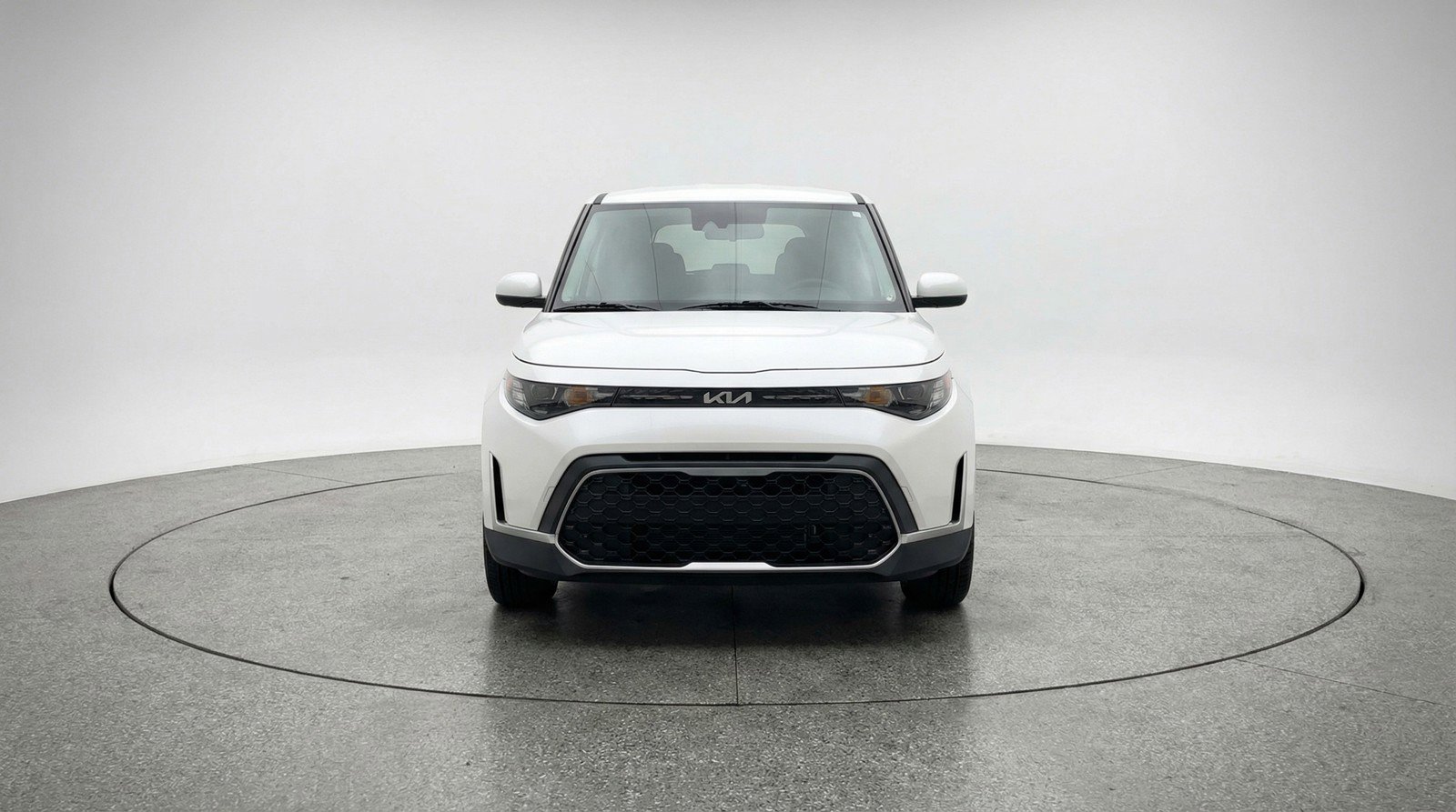 Used 2025 Kia Soul LX w/ LX Technology Package FWD image 2