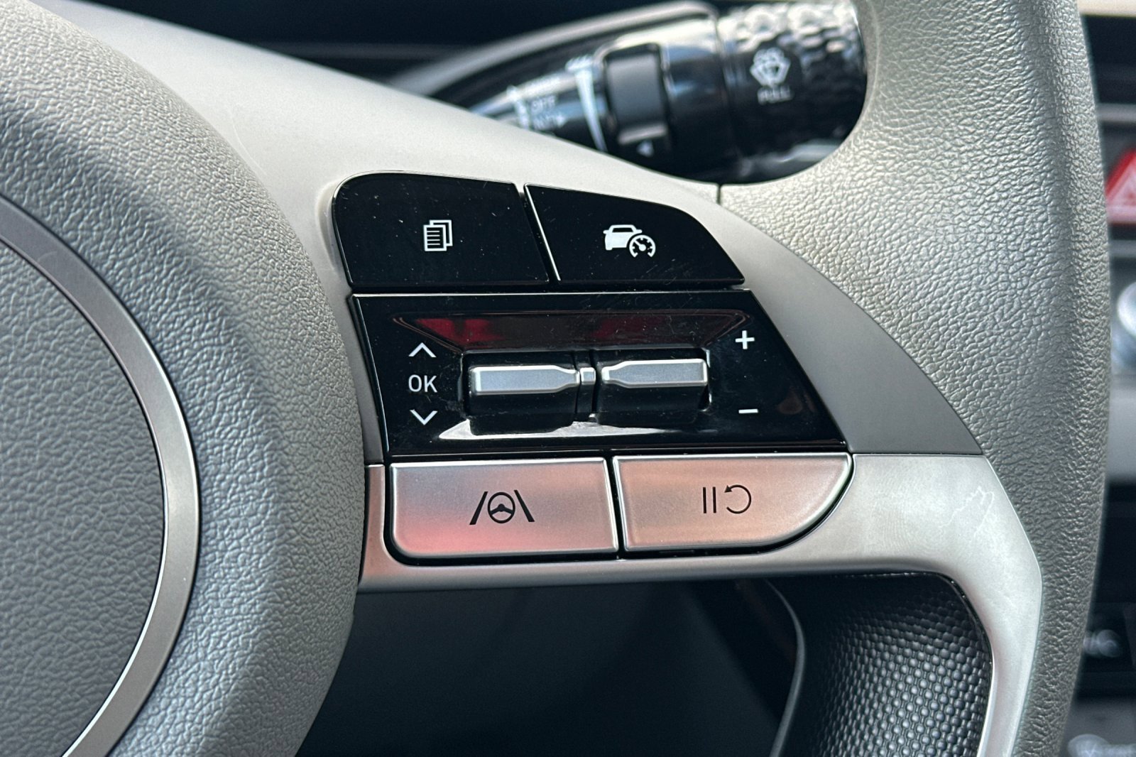 Used 2024 Hyundai Elantra SEL image 28