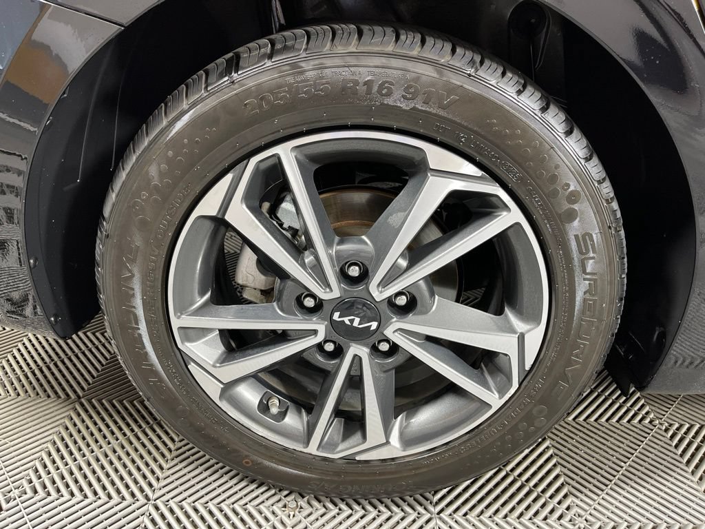 Used 2023 Kia Forte LXS w/ LXS Technology Package FWD image 21