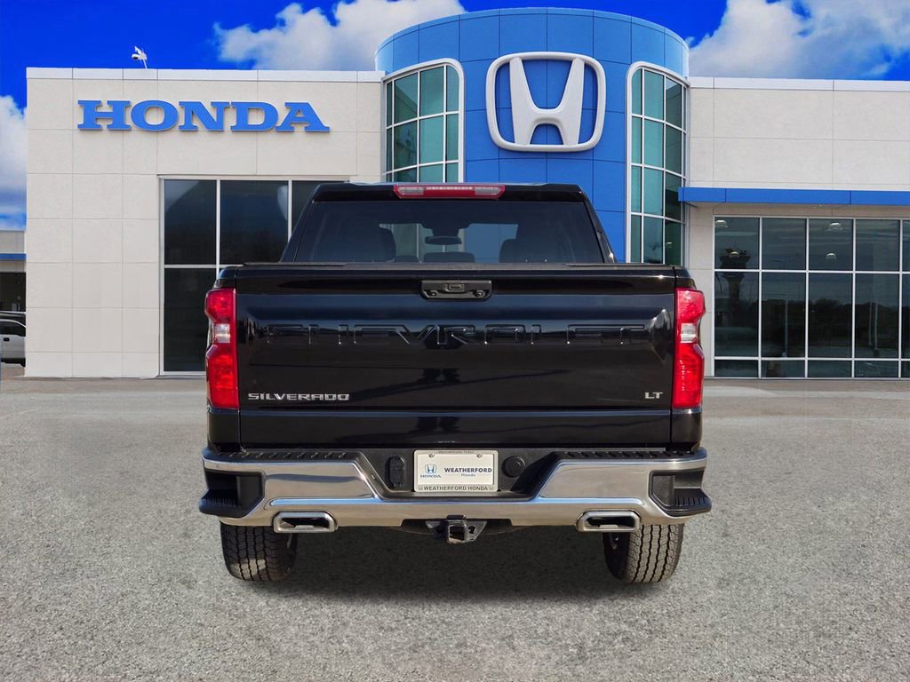 Used 2023 Chevrolet Silverado 1500 LT w/ Z71 Off-Road Package AWD/4WD image 4