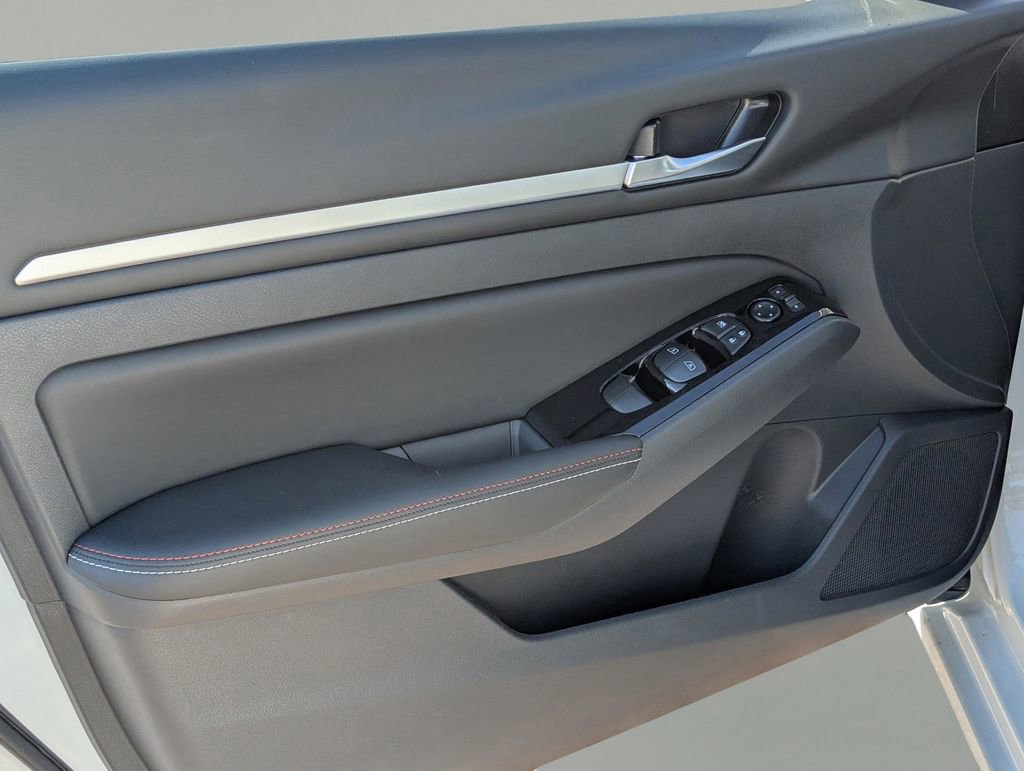 New 2025 Nissan Altima 2.5 SR w/ SR Premium Package image 14