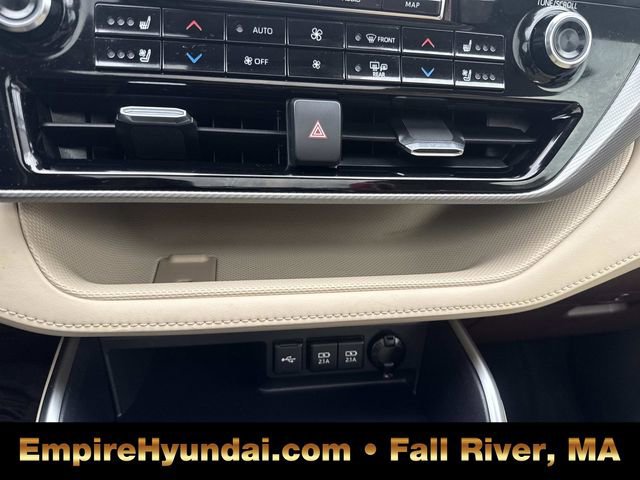 Used 2020 Toyota Highlander Platinum image 28