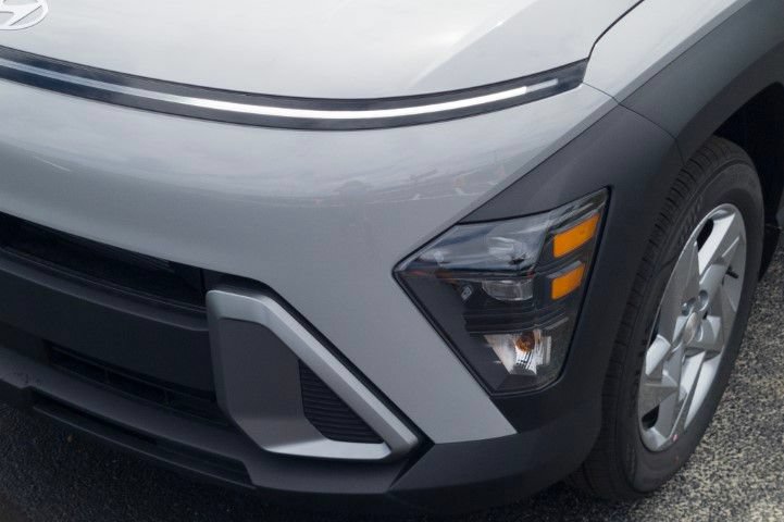 New 2027 Hyundai Kona SE FWD image 10