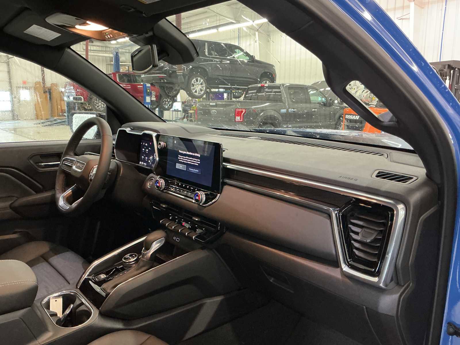 New 2026 GMC Canyon Elevation w/ Convenience Package image 25