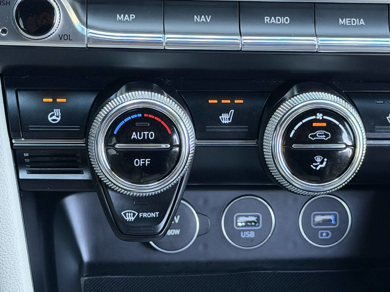 Used 2023 Genesis G70 2.0T AWD/4WD image 28