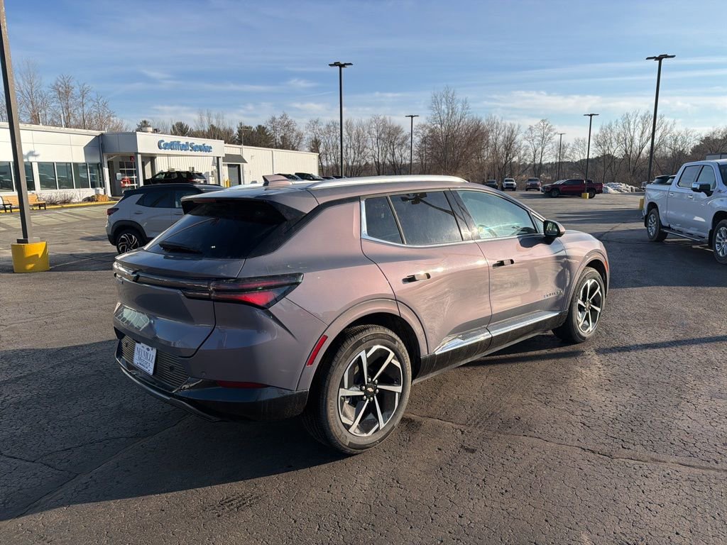 Used 2025 Chevrolet Equinox EV LT image 3