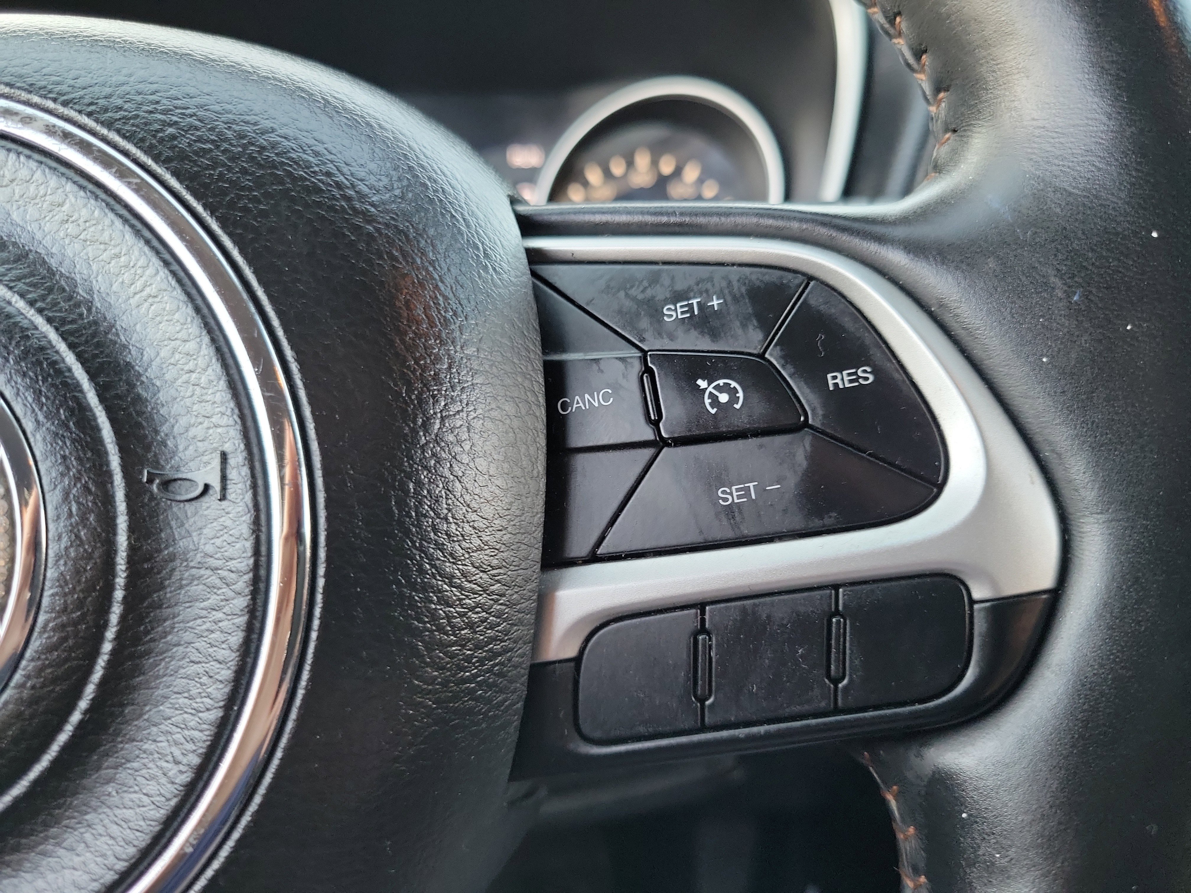 Used 2018 Jeep Compass Latitude w/ Popular Equipment Group image 8