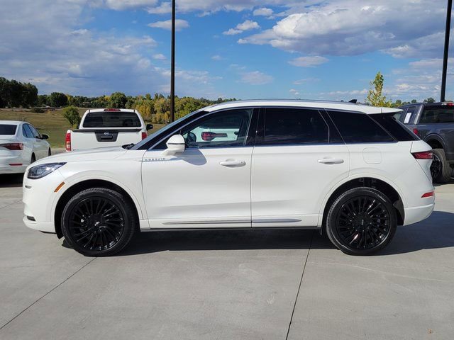 Used 2022 Lincoln Corsair Reserve image 2