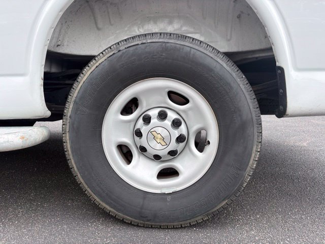 Used 2025 Chevrolet Express 2500 w/ Driver Convenience Package RWD image 18