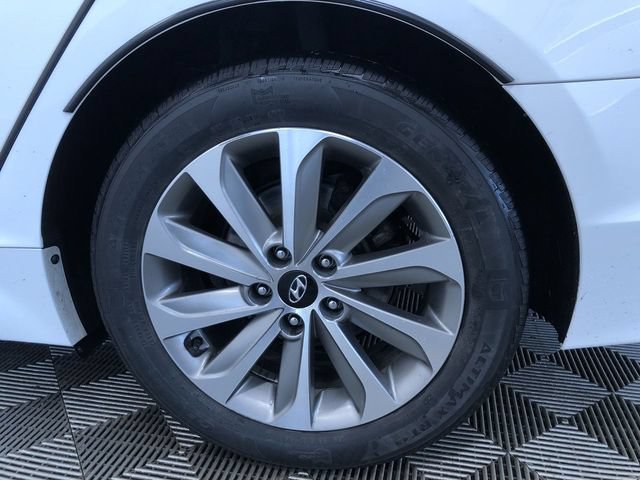 Used 2015 Hyundai Sonata Sport w/ Option Group 03 FWD image 17