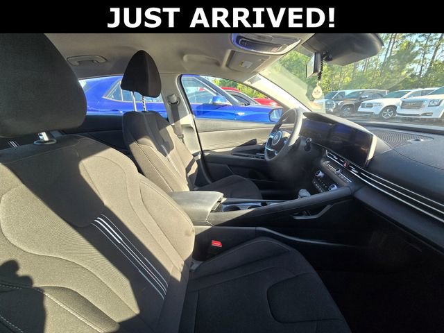 Used 2023 Hyundai Elantra SEL w/ Convenience Package FWD image 8