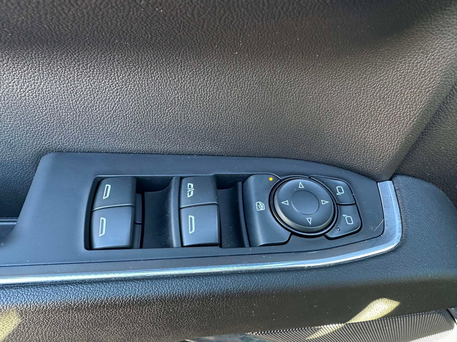 Used 2024 GMC Sierra 1500 Elevation image 17