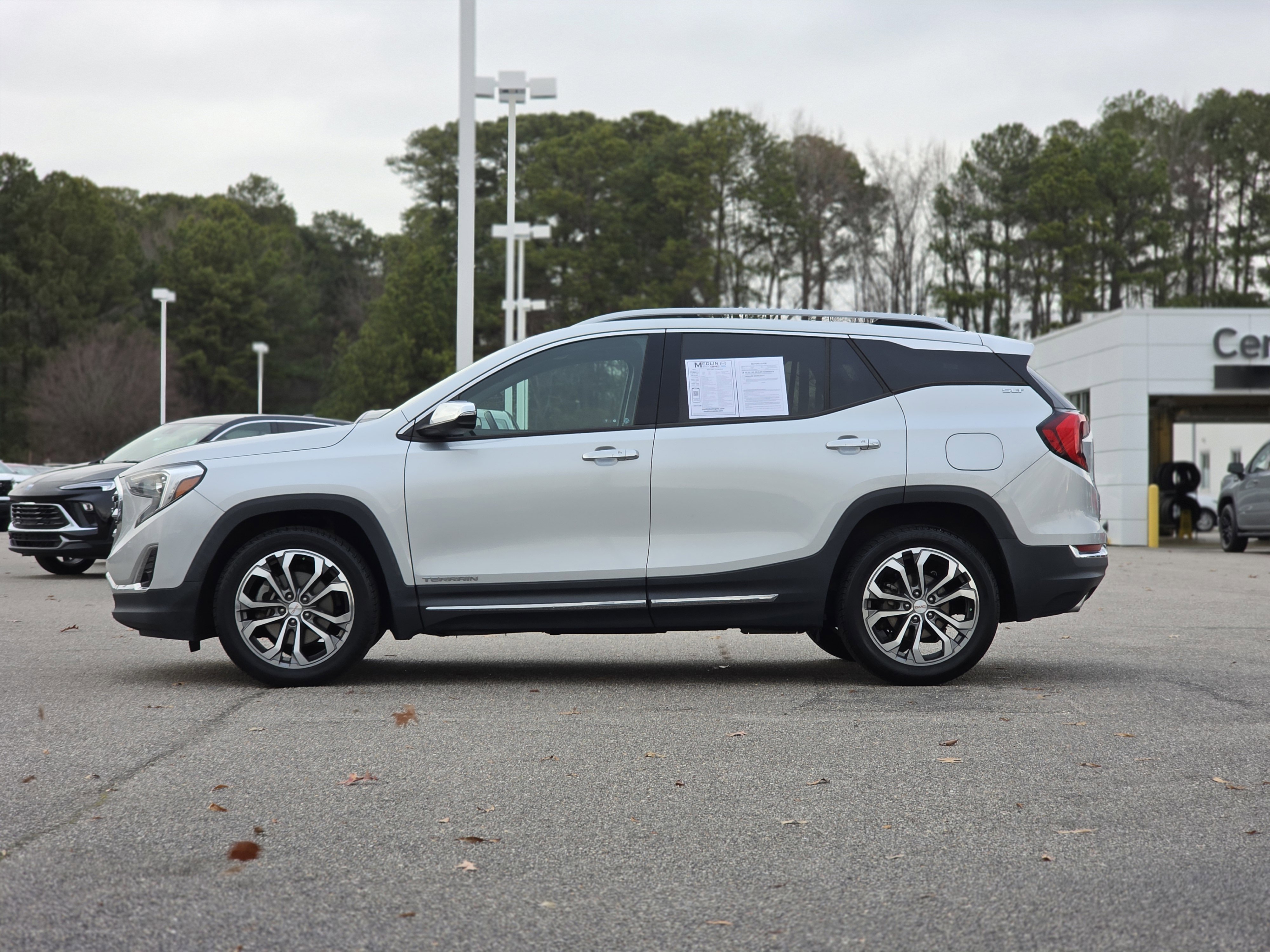 Used 2020 GMC Terrain SLT w/ Preferred Package image 4