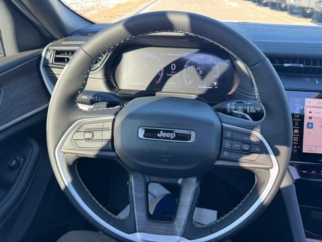 New 2026 Jeep Grand Cherokee Altitude image 12