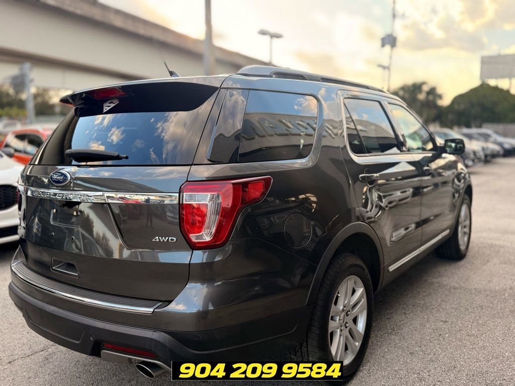 Used 2018 Ford Explorer XLT w/ Equipment Group 202A AWD/4WD image 9