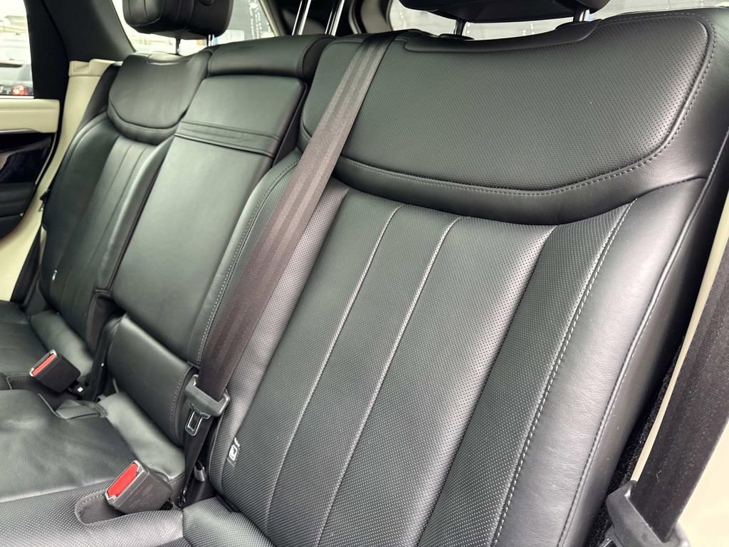 Certified 2023 Land Rover Range Rover SE image 15