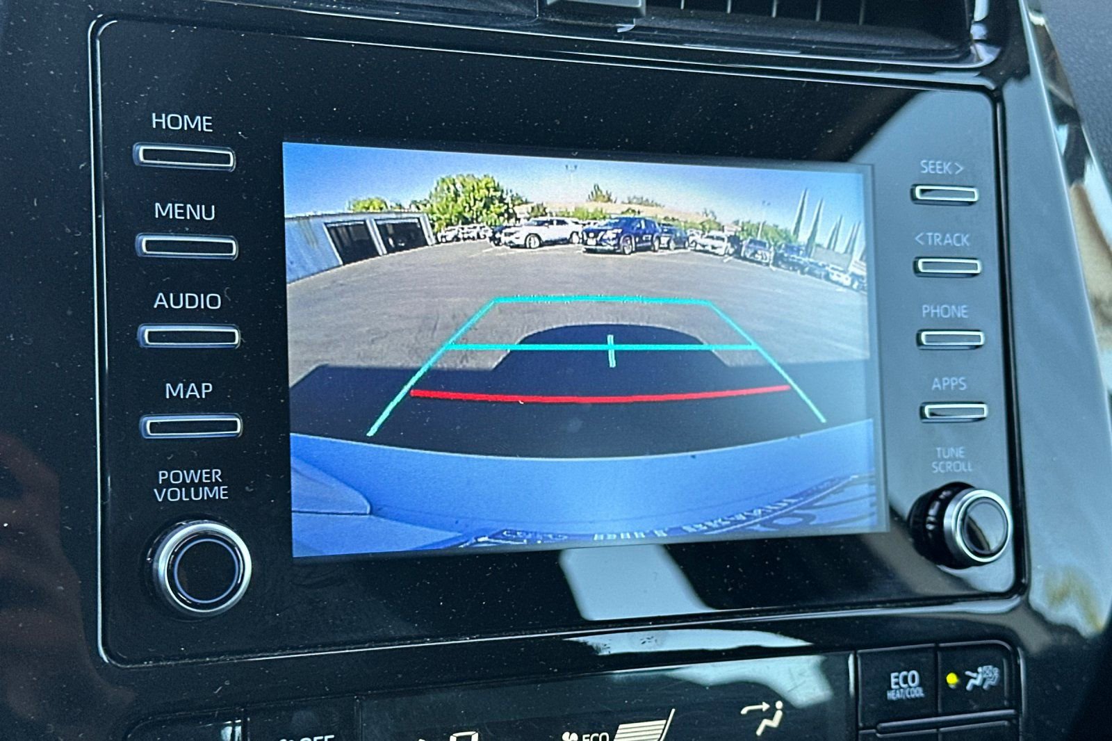 Used 2020 Toyota Prius LE FWD image 19