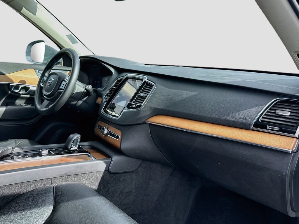 Used 2023 Volvo XC90 B6 Plus AWD/4WD image 35